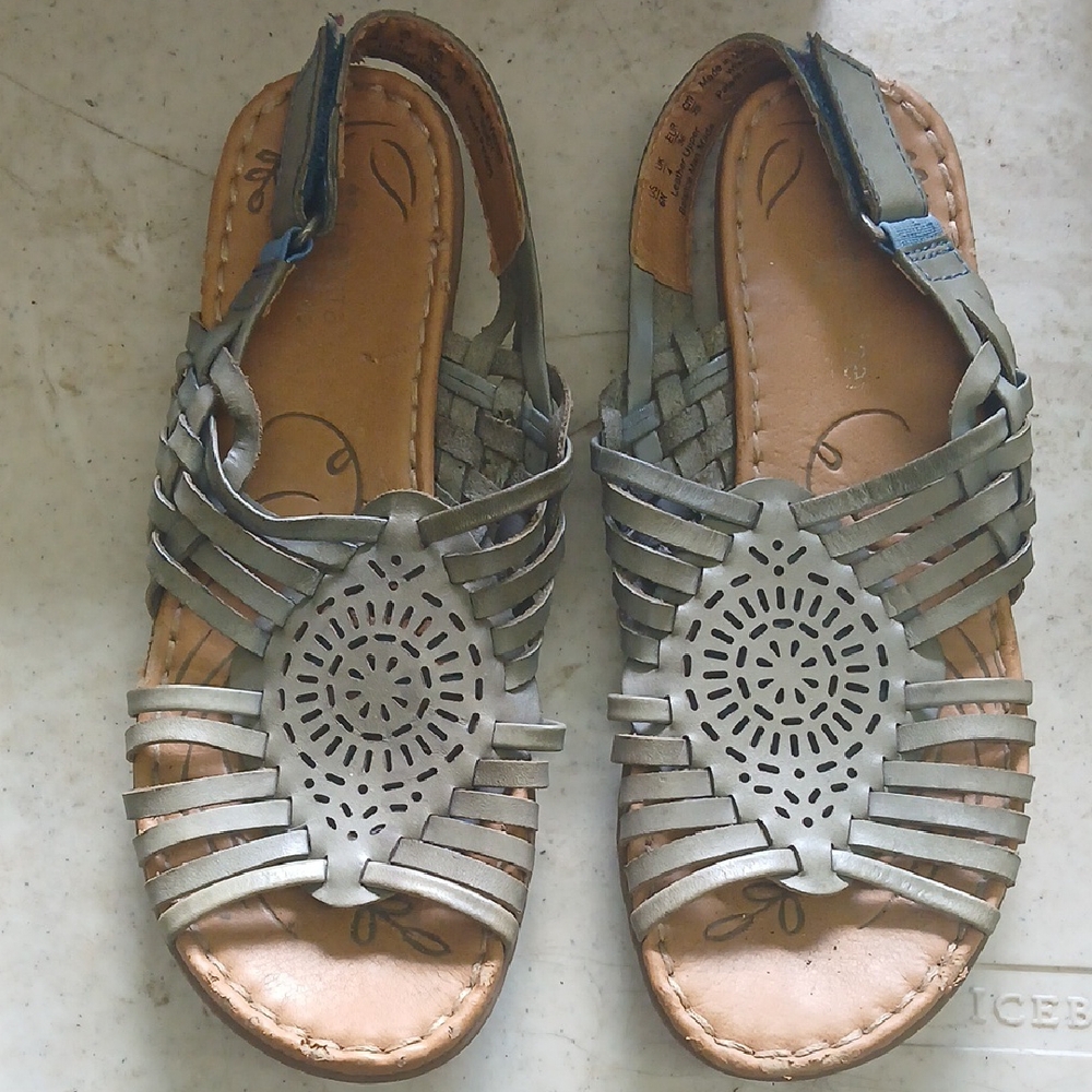 Naturalizer Gray Strappy Sandals with Medallion